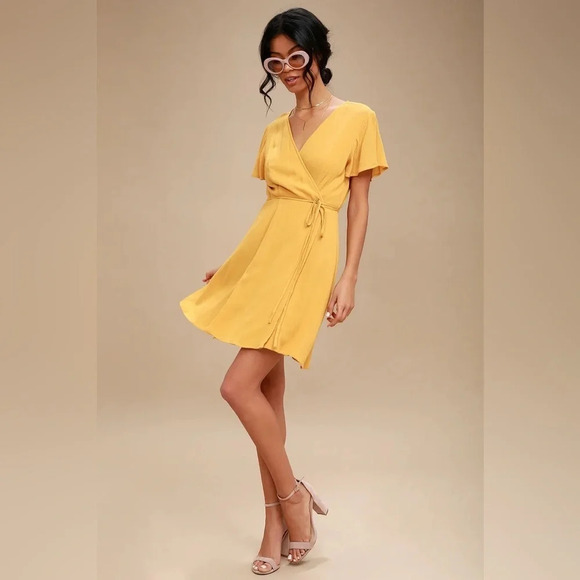 ✨NWT Lulus Mustard Yellow Harbor Point Mini Wrap Dress Size Medium - Picture 3 of 11